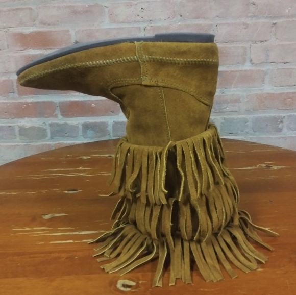 Minnetonka | 3-Layer Fringe Moccasins - Picture 7 of 8